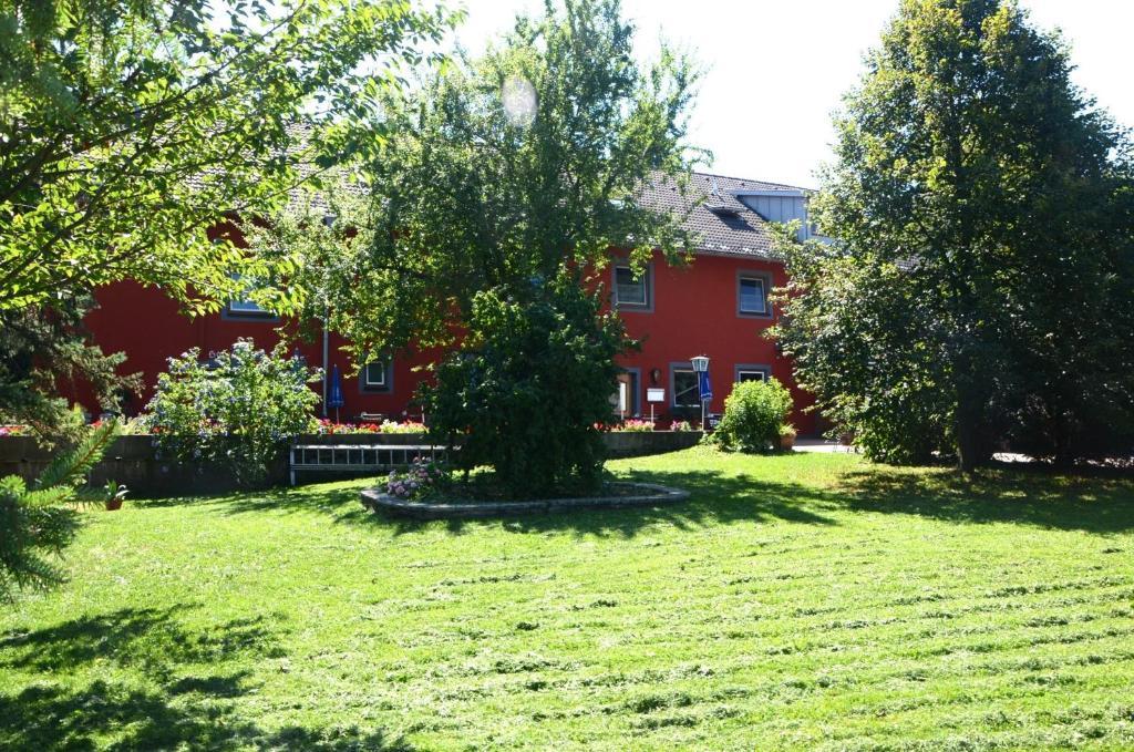 Landgasthof zur Quelle Seeshaupt Exterior foto